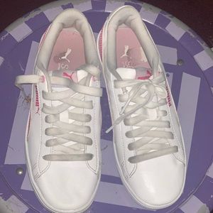 Girls white & pink pumas